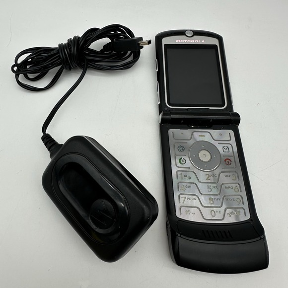 Motorola RAZR V3 Black Flip Mobile Phone VTG CLASSIC AT&T - TESTED - Picture 1 of 5